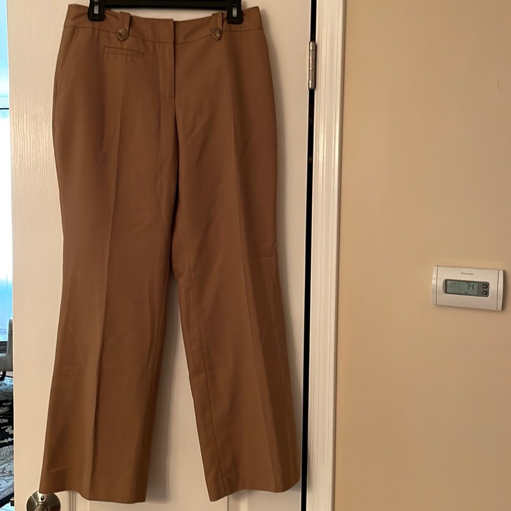 Ann Taylor pants, size 6P. Non smoker, no pets